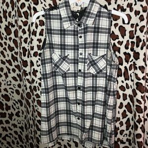 Black and white plaid Button up